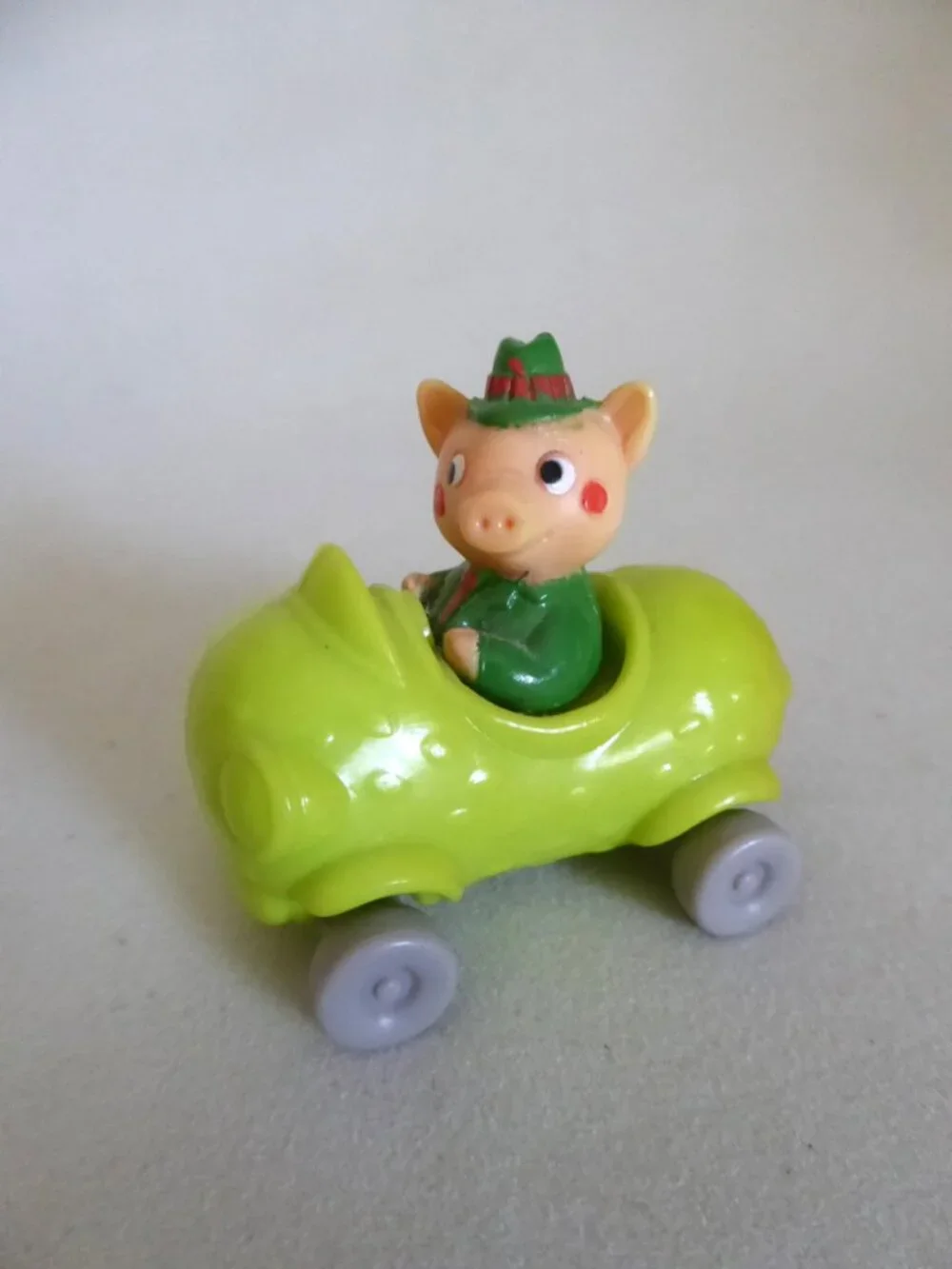 1994 McDONALDS HAPPY MEAL BUSY WORLD RICHARD SCARRY MR FUMBLE PIG PICKLE TOY CAR
